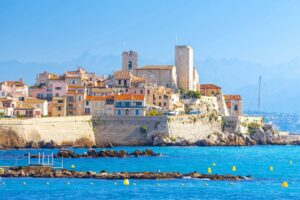 Castles Sprachkurse in Basel, Thalwil und Zug, sprachaufenthalt in frankreich buchen antibes sprachreise franzoesisch lernen