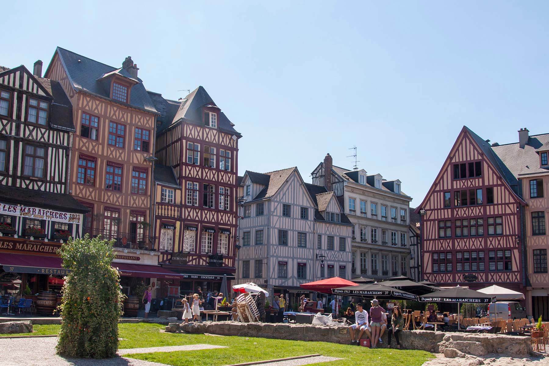 Castles Sprachkurse in Basel, Thalwil und Zug, sprachaufenthalt frankreich rouen buchen sprachreise franzoesisch lernen